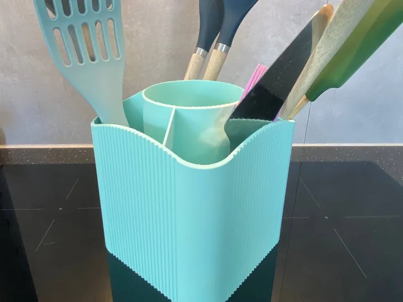 Kitchen Utensil Holder – Minimal Ribbed Design
