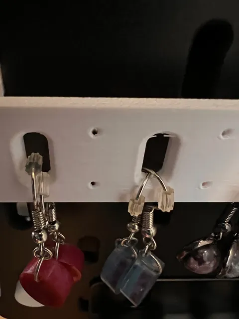 Skadis Mounted Earring Hanger view 2