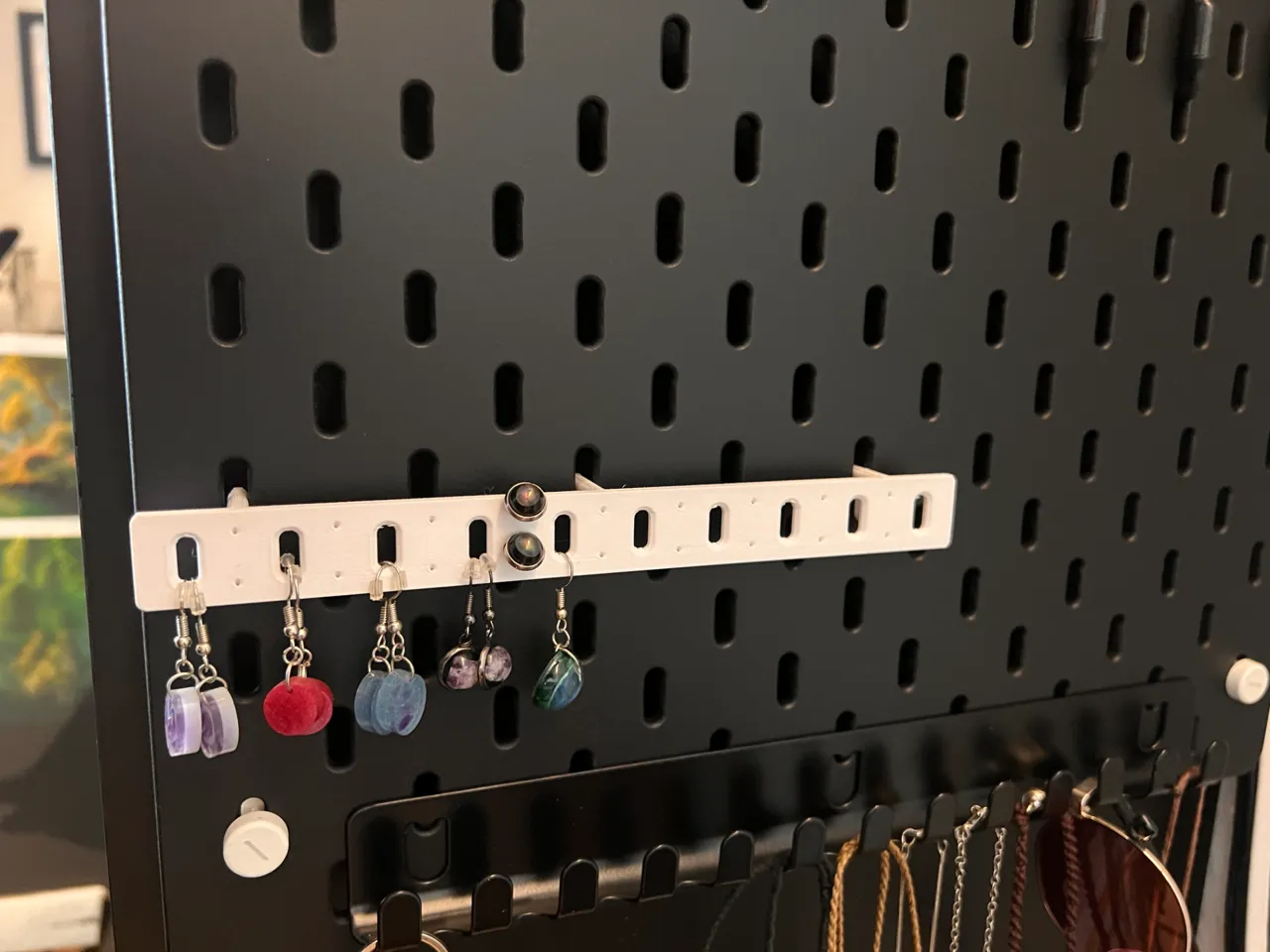 Skadis Mounted Earring Hanger view 3