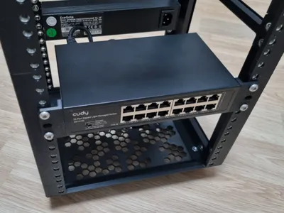 Cudy 16 port switch 10' rack mount ears