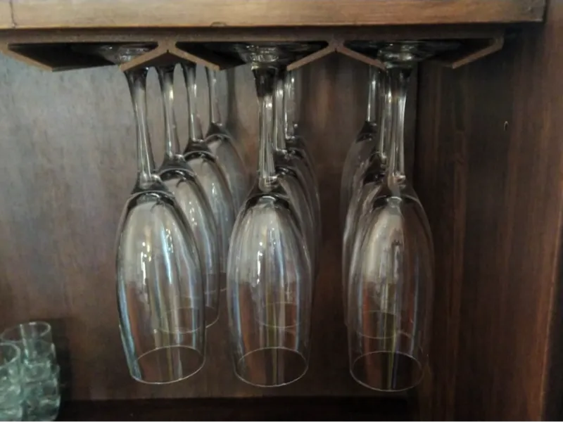 Champagne flute holder