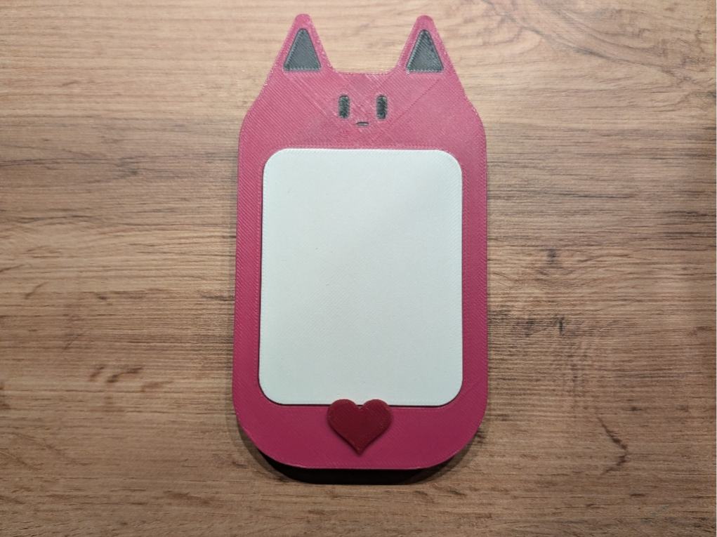 Toy cat phone with replacable screen