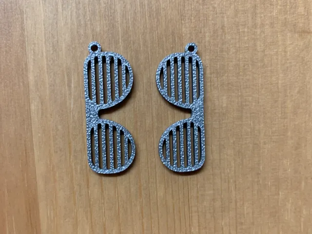 Line glasses earrings