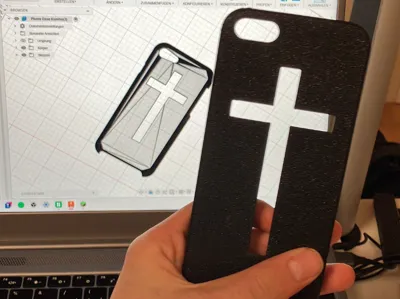 IPhoneSeCasewithCross 