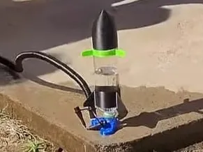 Fusée à eau en bouteille PET (500 ml) avec lanceur