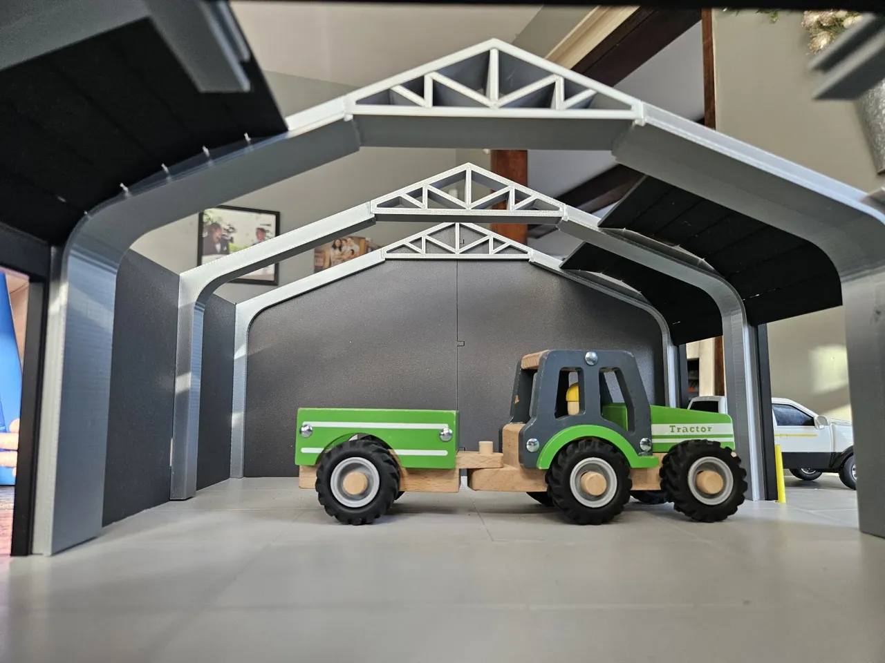 Big Boy Garage - 1:24 Scale Pole barn view 4