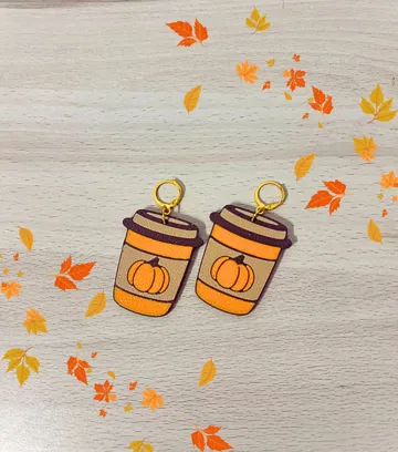 Pendientes: Pumpkin Spice Latte Earrings / Pendientes calabaza — vista de referencia 3