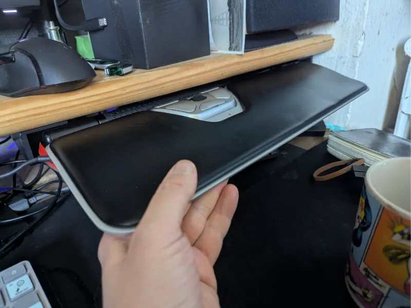 Underdesk holder (Rollermouse) No Support Required