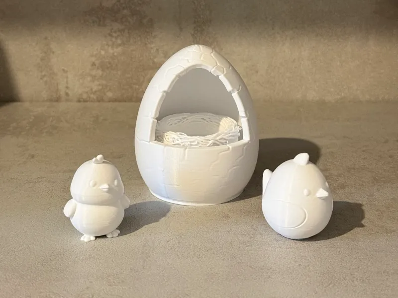 Easter Surprise Egg with Chicks