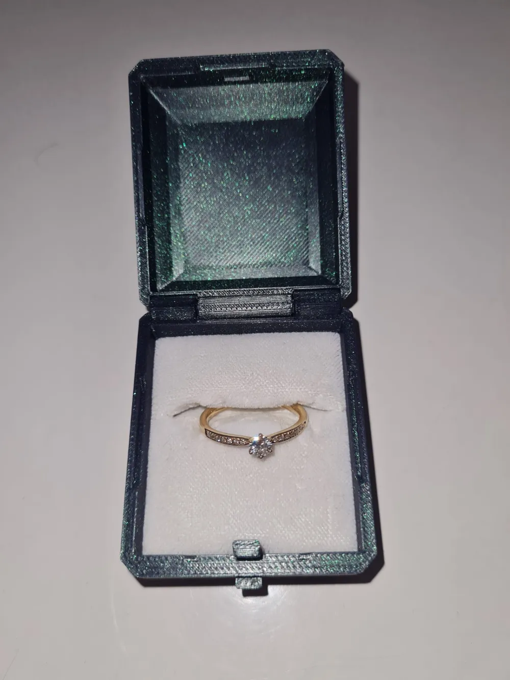 Ring Box (Print in place) - Free 3D Print Model - MakerWorld