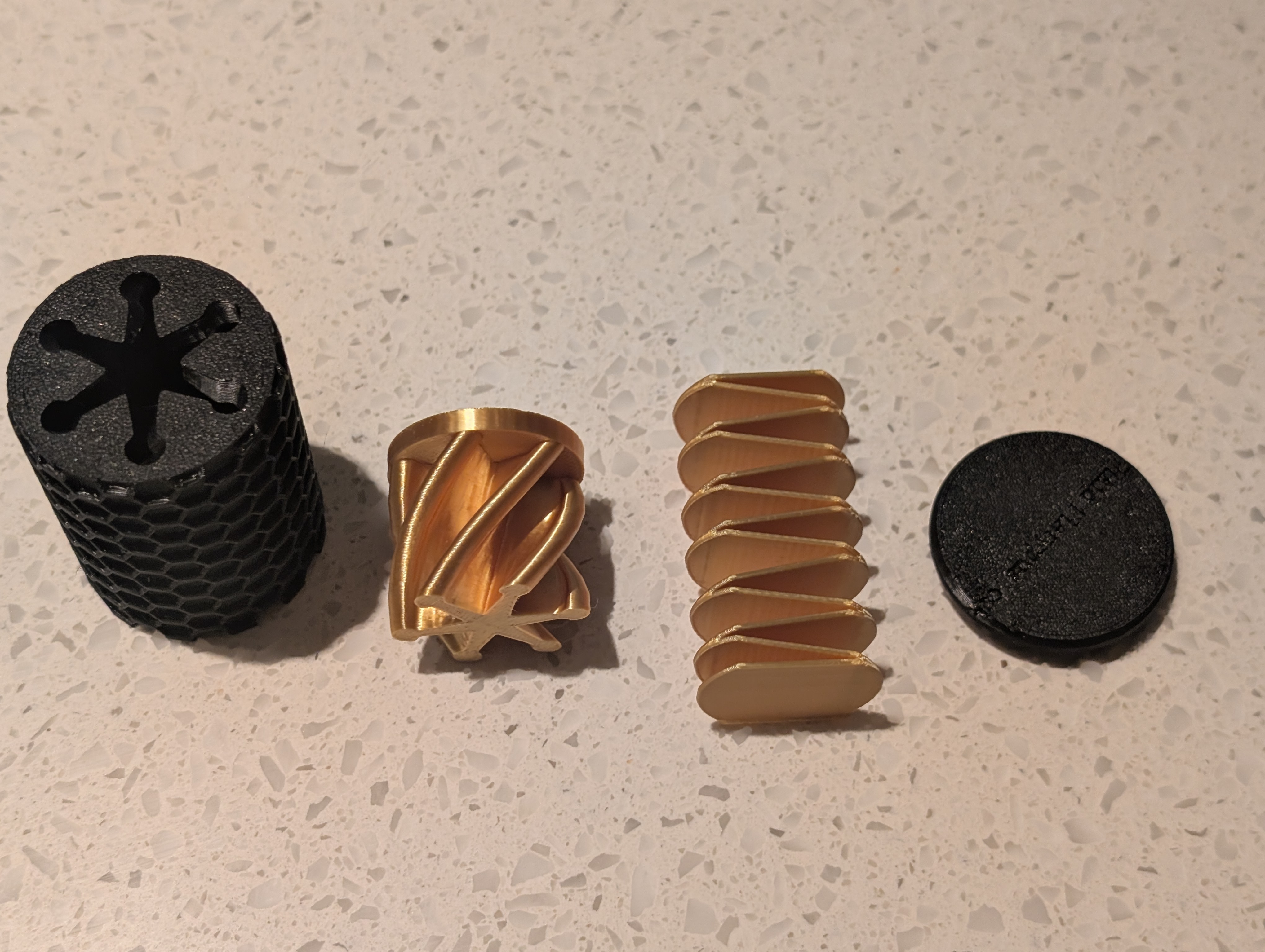 Miniatura 2 do modelo 3D Passthrough Button Fidget v8