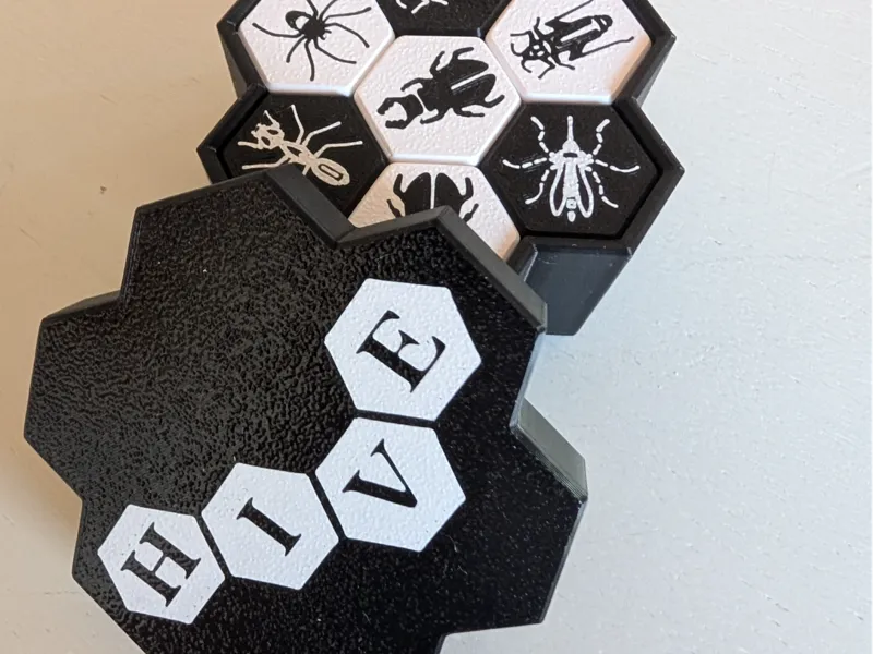 Hive Pocket game storage box