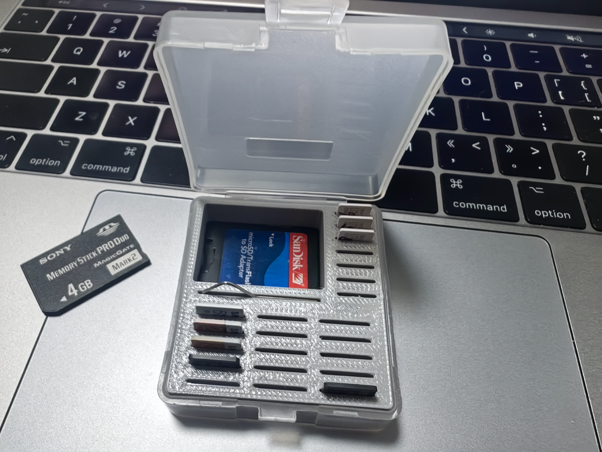 Miniatura 1 do modelo 3D TF卡，SD卡，sim电话卡，收纳盒（超能装）