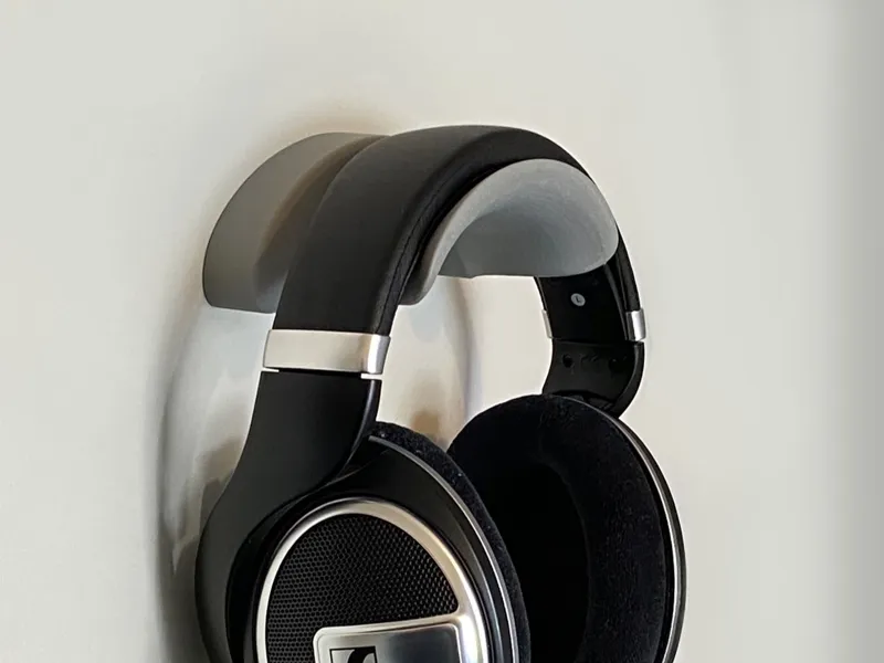 Smooth Headphones Wall Mount