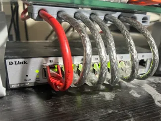 Cable clamp to hold 8 x 6mm CAT6 Ethernet cables