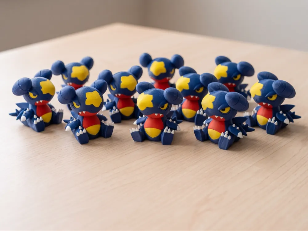 Figura decorativa: Chibi Garchomp Pokemon dragon toy. Referencia del modelo original.