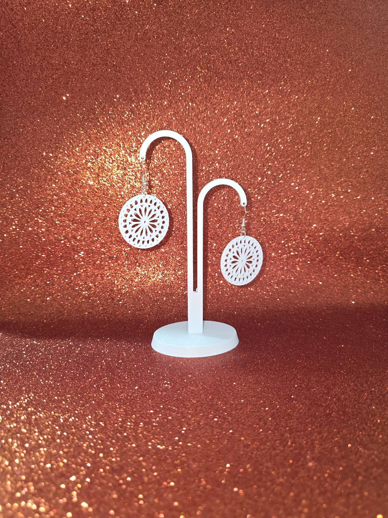 Daisy in a round earrings view 3