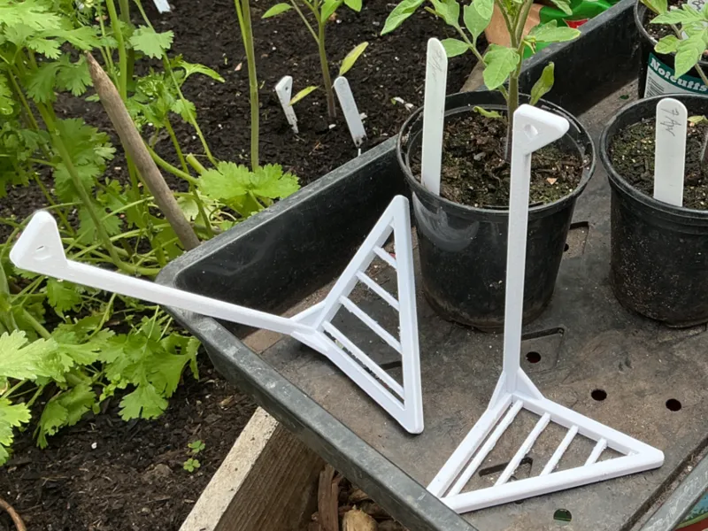 Plant anchor (for tomatoes, etc)