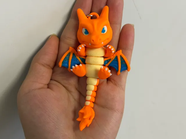 Charizard articulated keychain
