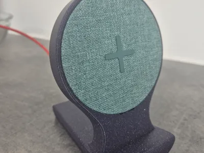 LIVBOJ Ikea wireless charger With LILLEHULT