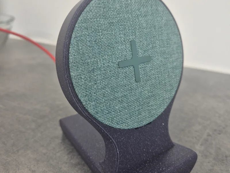 LIVBOJ Ikea wireless charger With LILLEHULT
