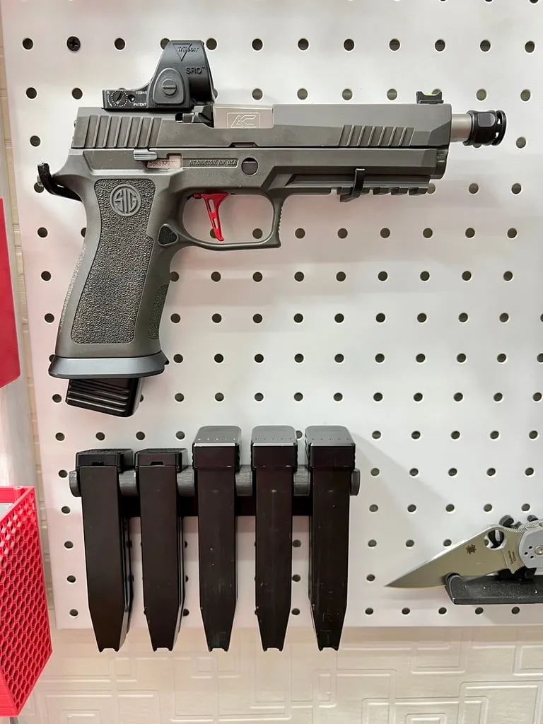 Sig P320, P365 Magazine Rack for Pegboard by AppHero MakerWorld