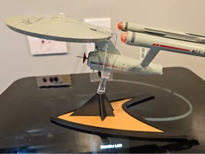 Eaglemoss Ship Stands - Star Trek TOS Emblem