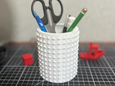 Desk pencil pen holder
