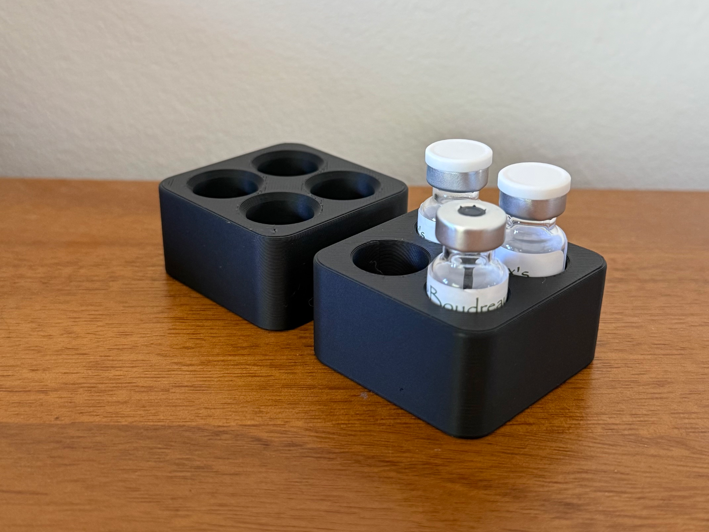 Customizable Vial Holder with Lid