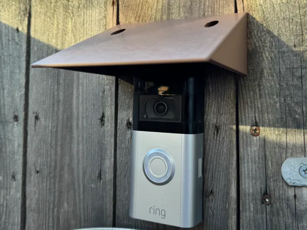 Auvent anti-pluie XL pour sonnette connectée