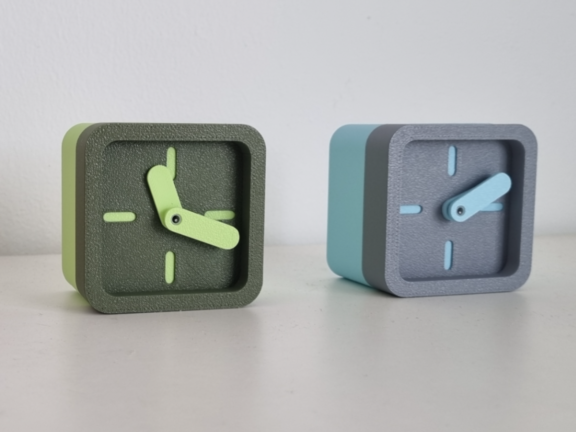 Now - Functional Desk Clock