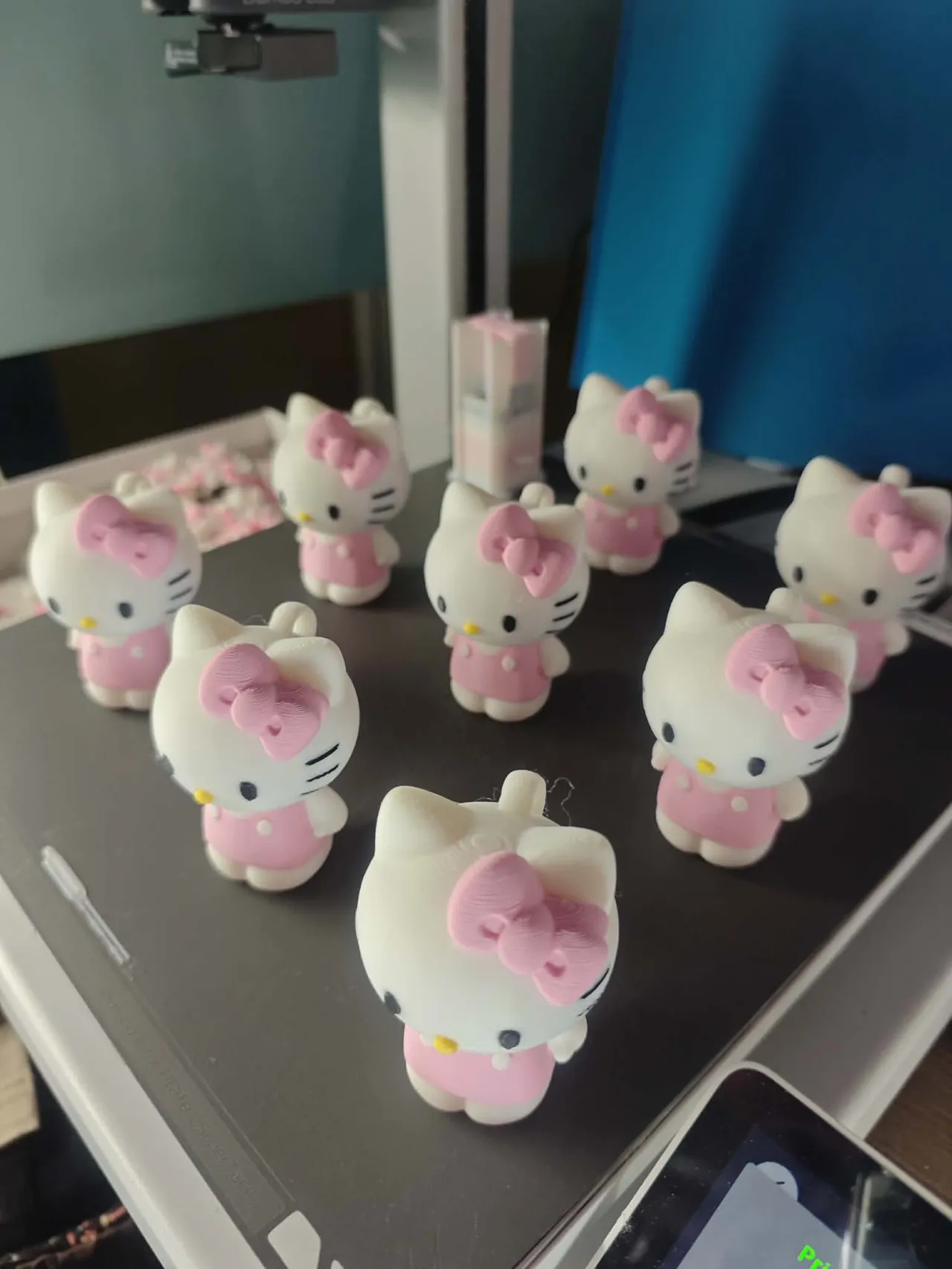 HELLO KITTY KEYCHAIN view 3
