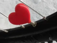 Bouchon de valve en forme de cœur — photo 1