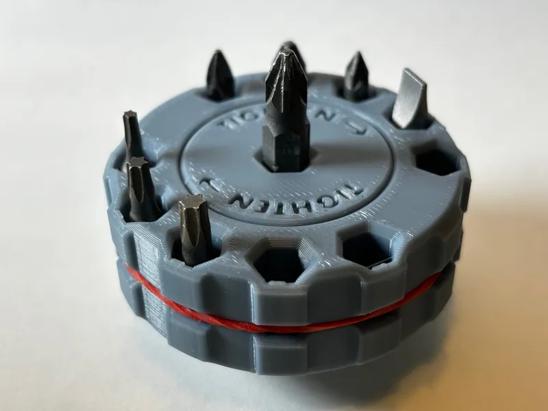 Compact magnetic ratchet screwdriver w/ bit holder