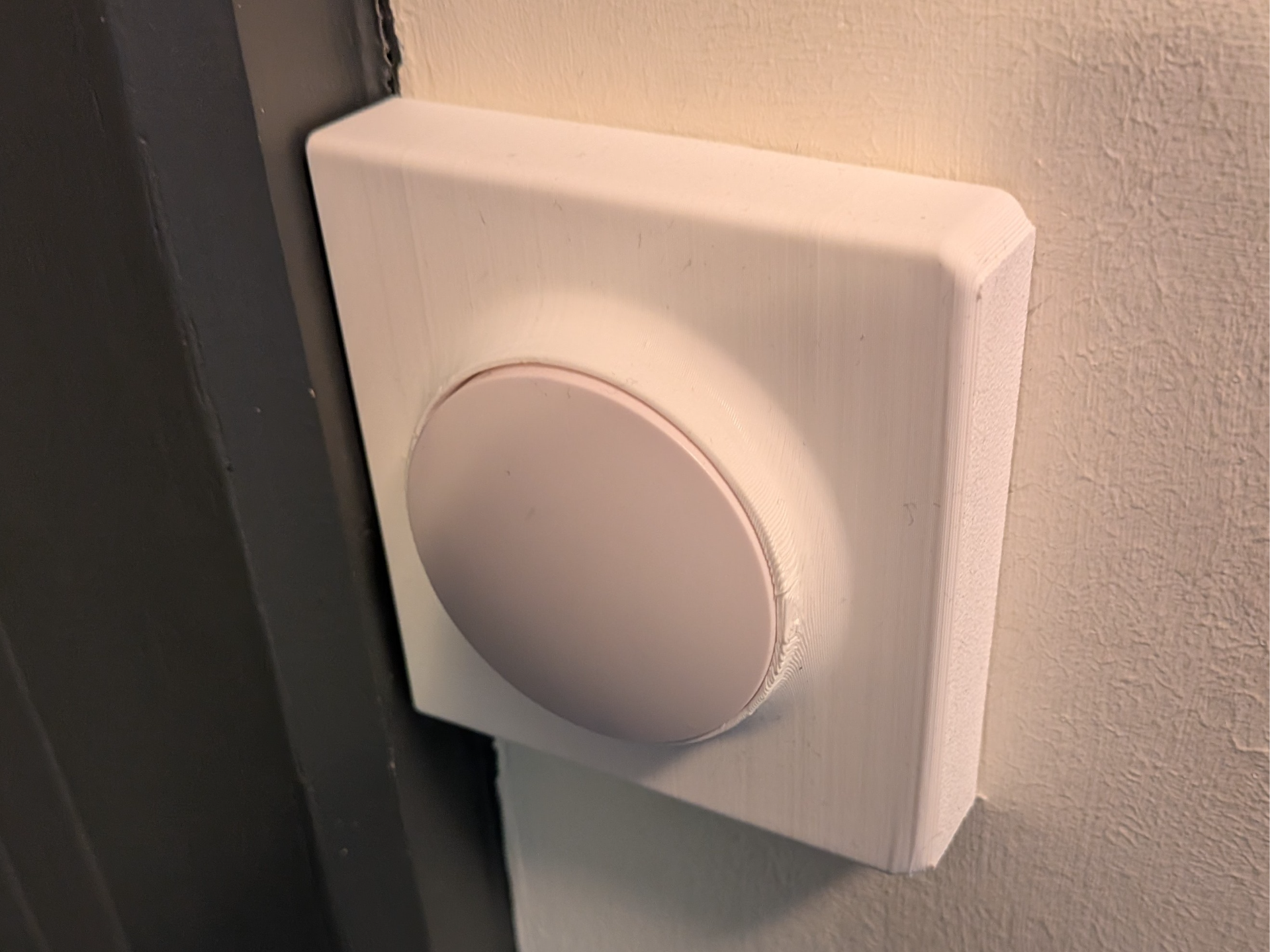 Niko cover with placeholder for zigbee button