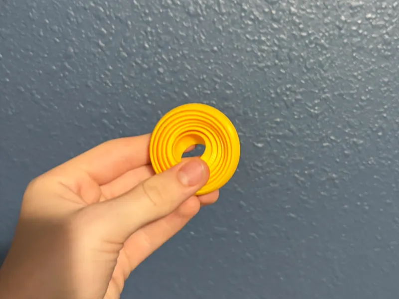 GIRO FIDGET!!  (7 rings) ONLY 14 GRAMS!