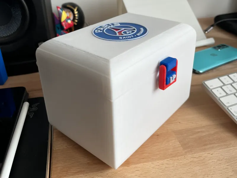 Boite à "drogue" PSG ou sans logo 