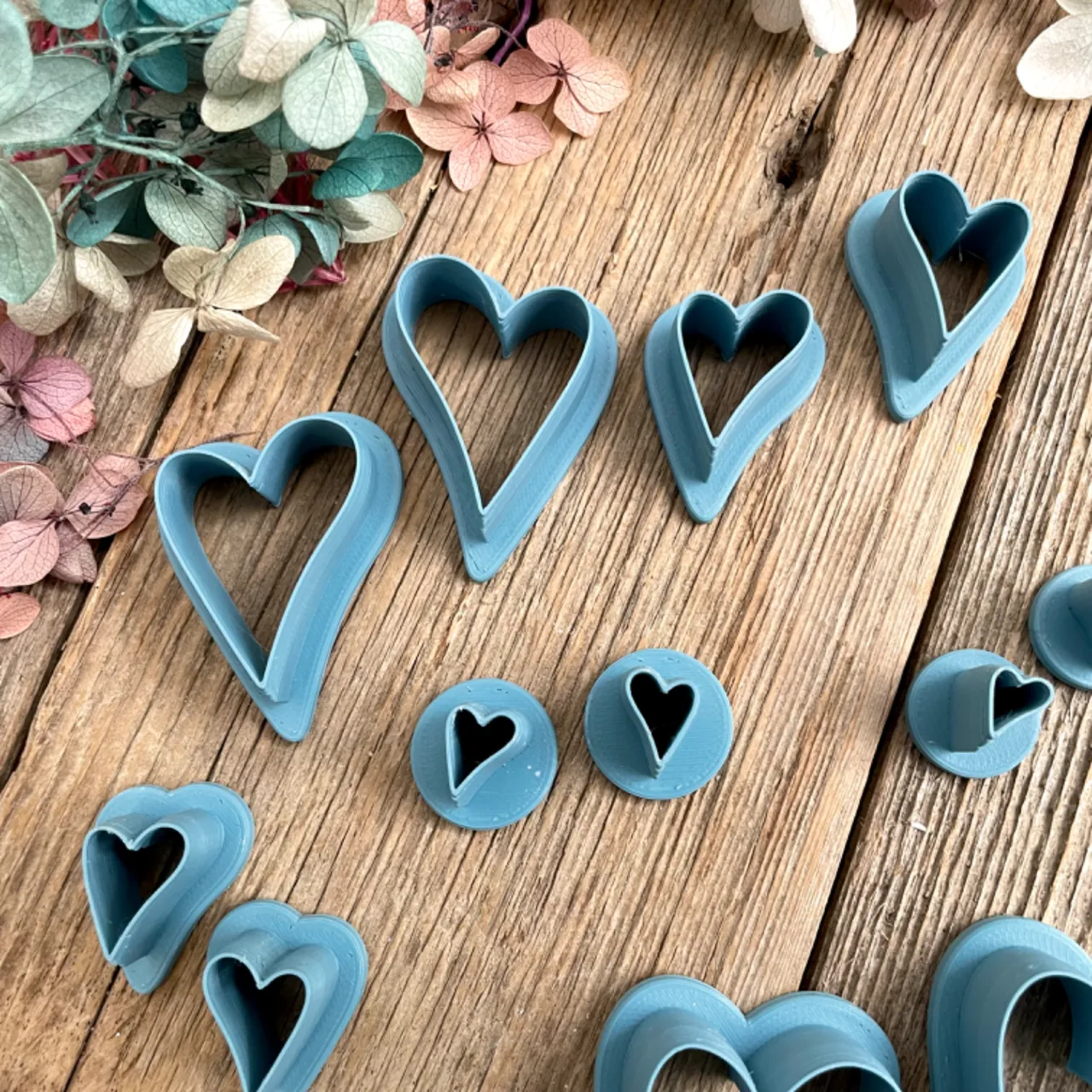 Heart Shaped Stud Earring Cutters view 3