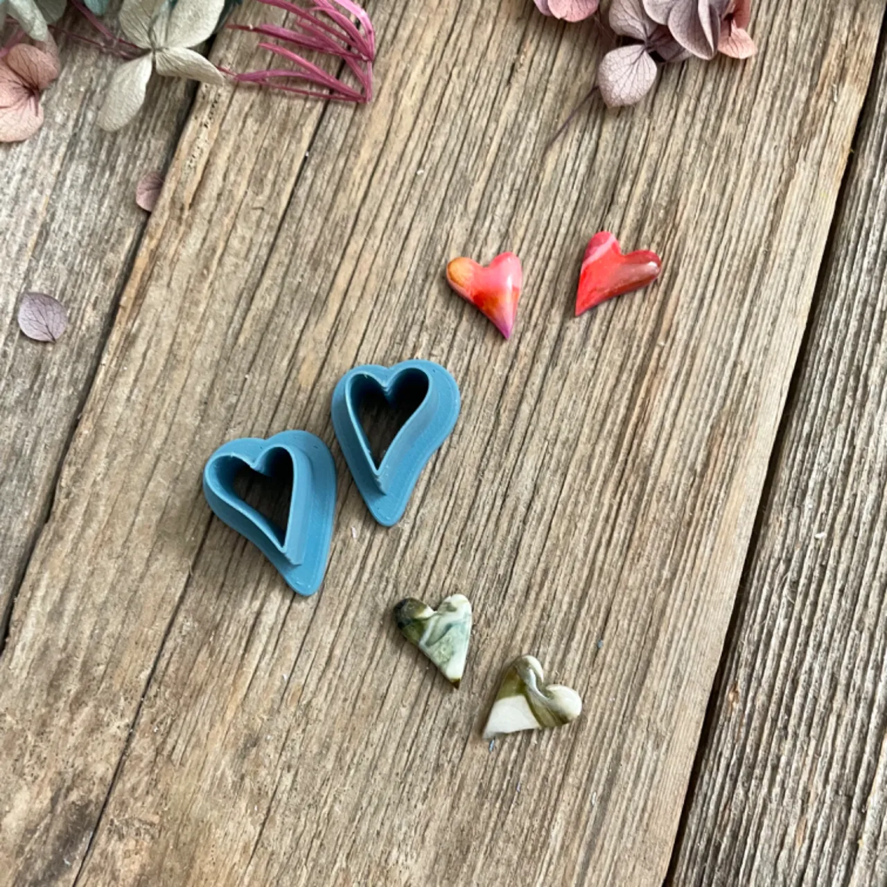 Heart Shaped Stud Earring Cutters view 4