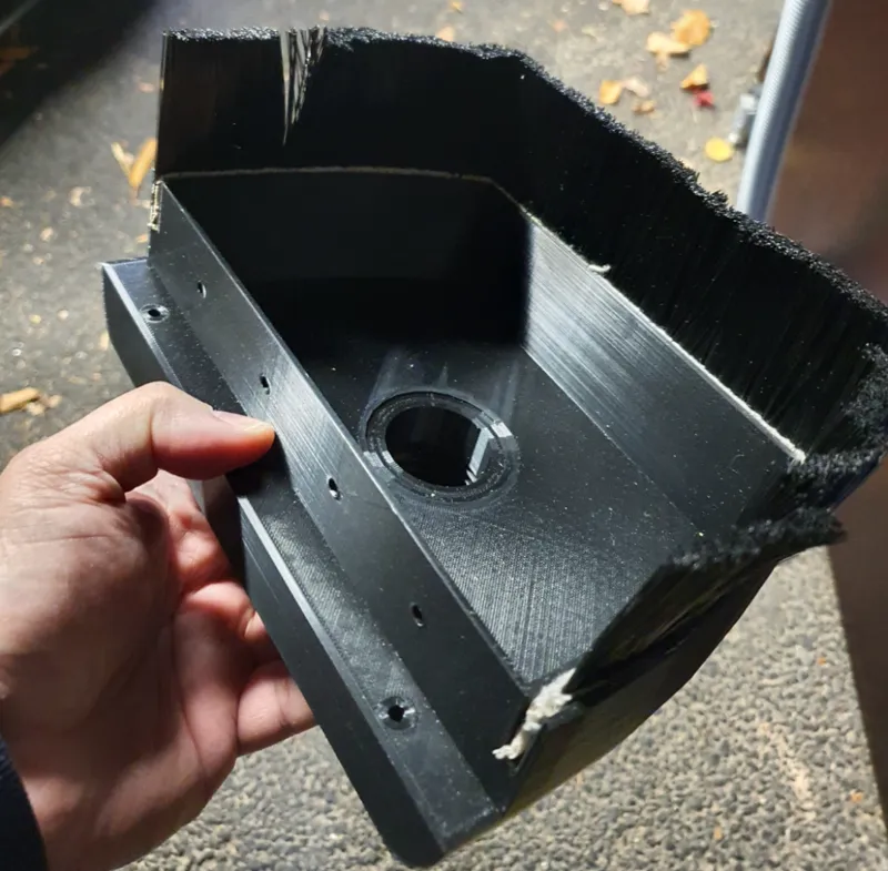 Router dust chute