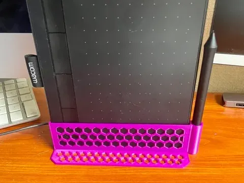 Stand for Wacom Intuos drawing tablet and pen