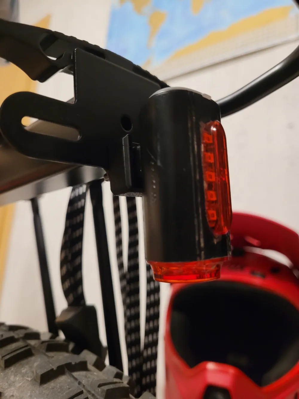 Fischer bike rear light adapter for luggage rack by toni3301 - MakerWorld