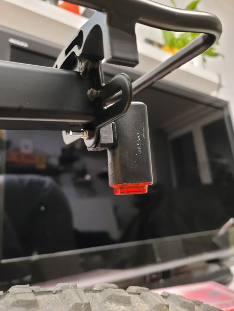 Fischer bike rear light adapter for luggage rack