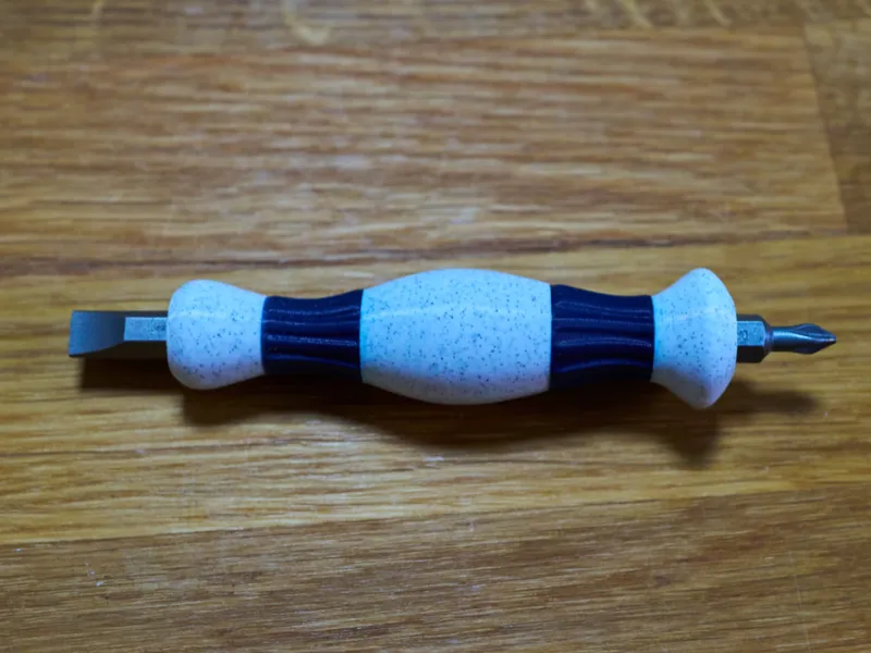 Screwdriver for 2x bits - EDC tool
