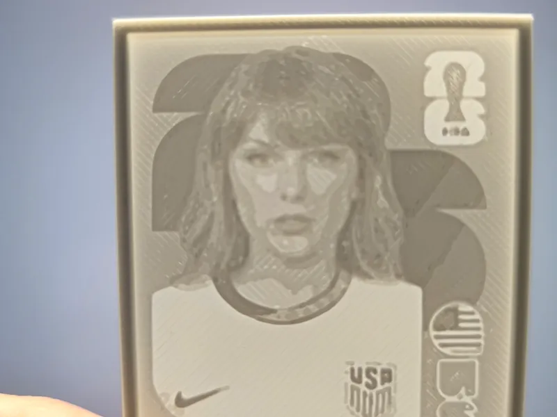 Cromo en 3D de Taylor Swift (Album Panini 2026)