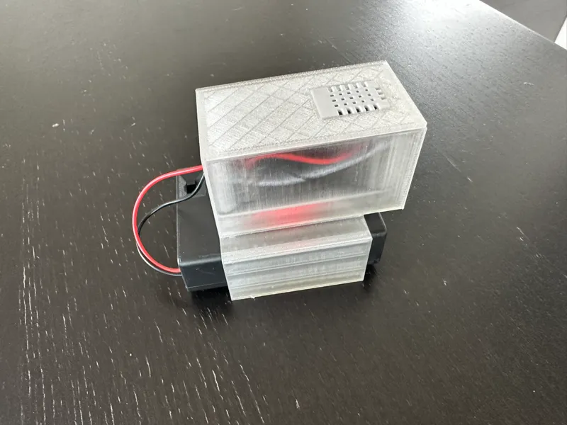 Gehäuse für ein ESP32 mit DHT22 Sensor & Batterie