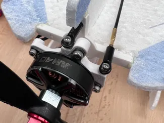 AM40 Improved thrust vector motor mount
