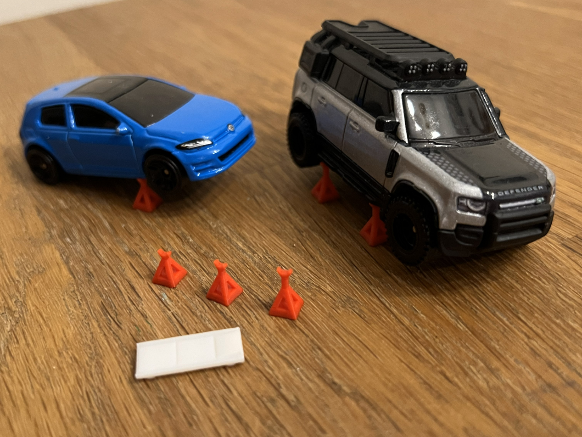 Jack stand and car creeper 1/64 scale car diorama