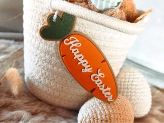 Karotten-Geschenkanhänger / carrot-shaped gift tag