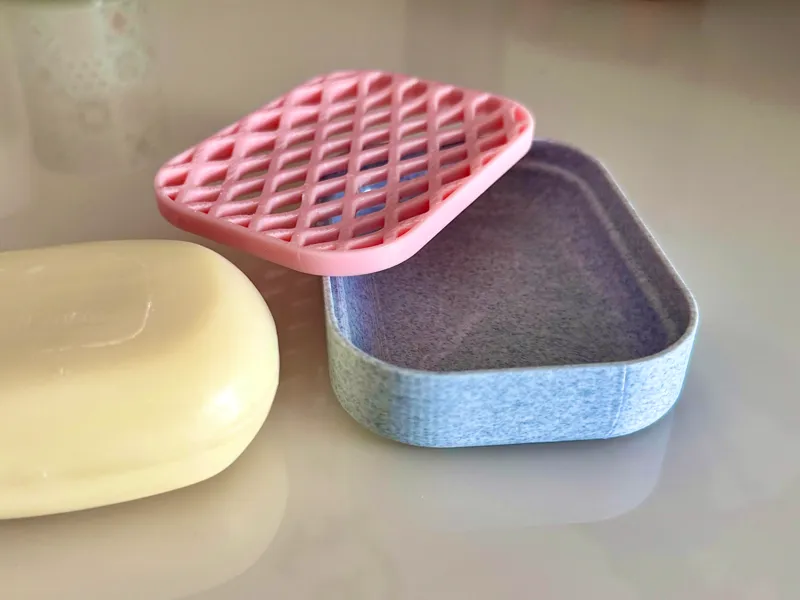 Anti-slip soap dish